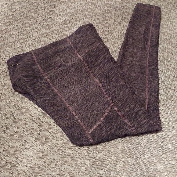 Size 6 Victoria's Secret Essential High Rise Pocket Legging Black/Heather Grey - Picture 6 of 8